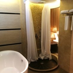 eska hotel deluxe room 05